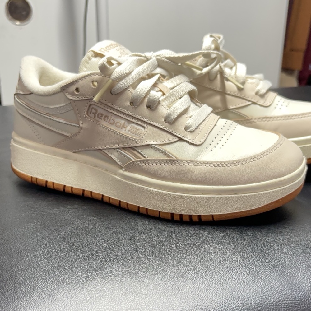 Reebok Classics Beige & Cream